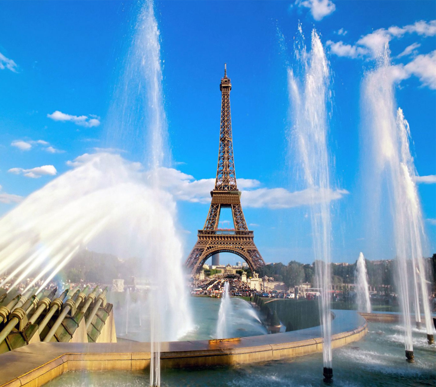 eiffel-tower-and-fountain,-.